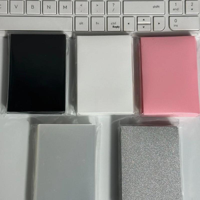 50枚入り Kpop ブランクカードスリーブ PVC フォト - Card Sleeves Protector のレビューと価格